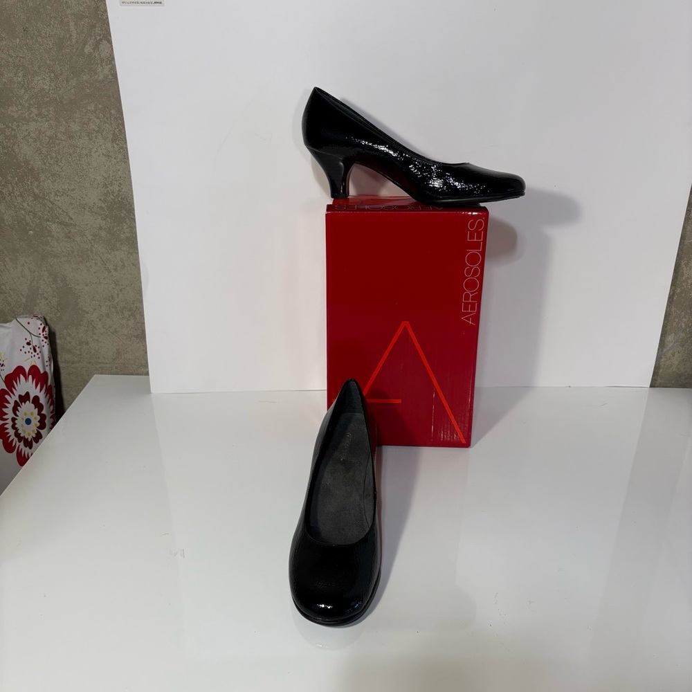 NWT New in Box Shiny Aerosoles Black Heels Size 8.5 Medium Width